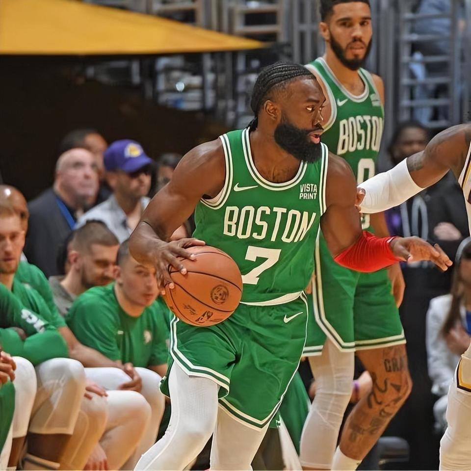 球友会在线登入:勇士惊艳全场，官方宣布新规助攻爆棚，塔图姆逆转取胜！